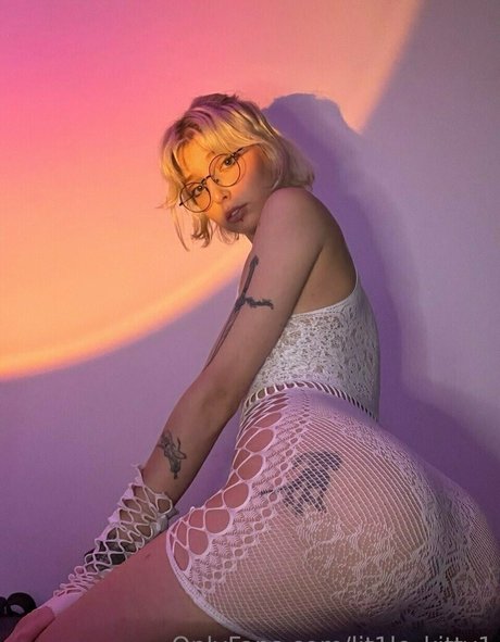 lit1le kitty1 エロティックなモデル ギャラリー