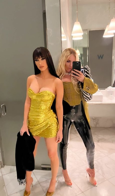 熟女の足オンリーファンズ ホットセクシー 写真