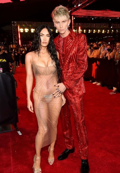 アジアン潮吹き オンリーファンズ ホット 写真