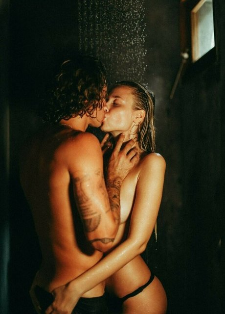 Polina Malinovskaya 美しいポルノスター 画像