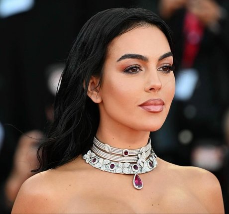 Georgina Rodriguez 独占モデル 写真