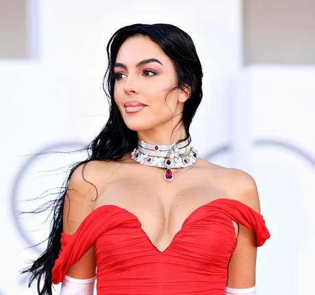 Georgina Rodriguez 素敵なモデル 画像