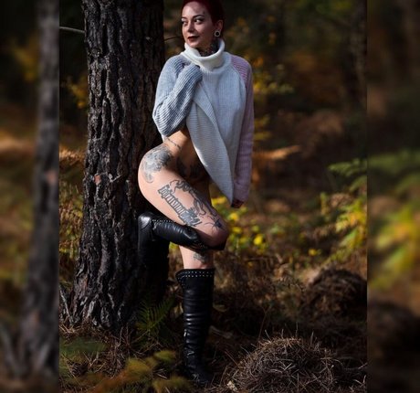 Yagmur Simsek_ 写真集