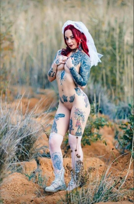 赤毛の痩せたオンリーファンズ 美しいxxx 画像