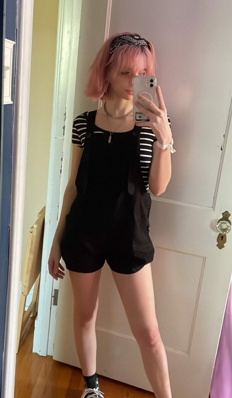 パイズリ オンリーファンズ ポルノ 写真