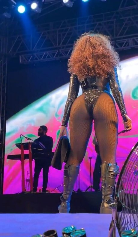 足 マンコ オンリーファンズ えろた 画像