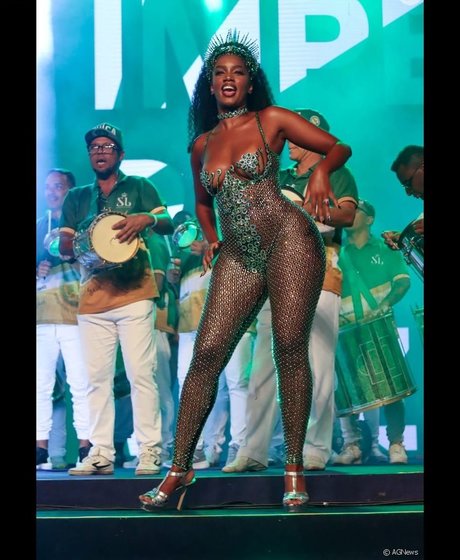 Iza Cantora ヌードモデル 写真