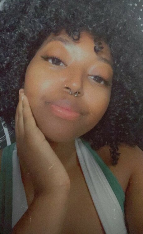 エボニートップオンリーファン セクシーヌード 写真