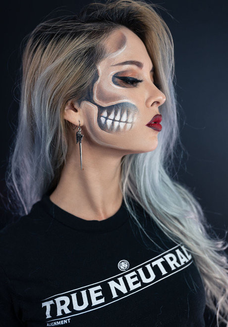 ぽっちゃりブルネットオンリーファンズ セクシー 写真