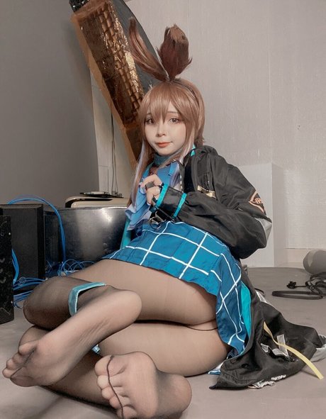 asmr 足 オンリーファンズ エロチック 写真