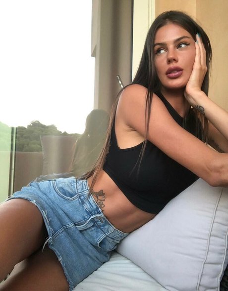 Monika Kinga 無料女優 写真