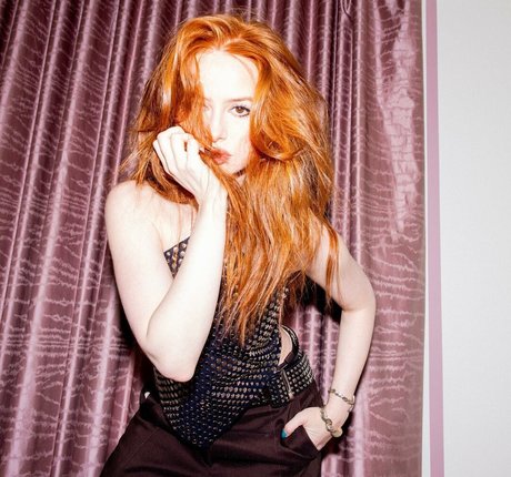 裸の女の子オンリーファンズ アダルト ギャラリー