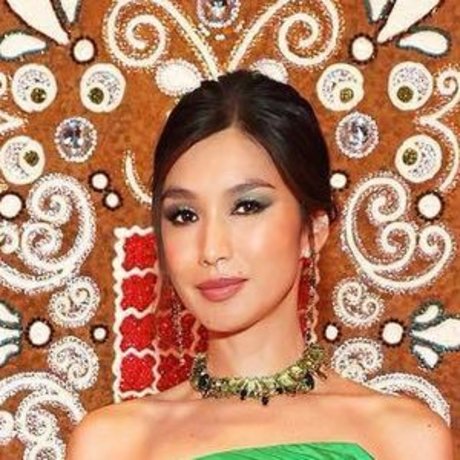 Gemma Chan 完璧なモデル 写真