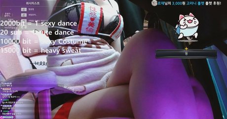 ブロンドのお尻オンリーファンズ セクシー裸 ギャラリー