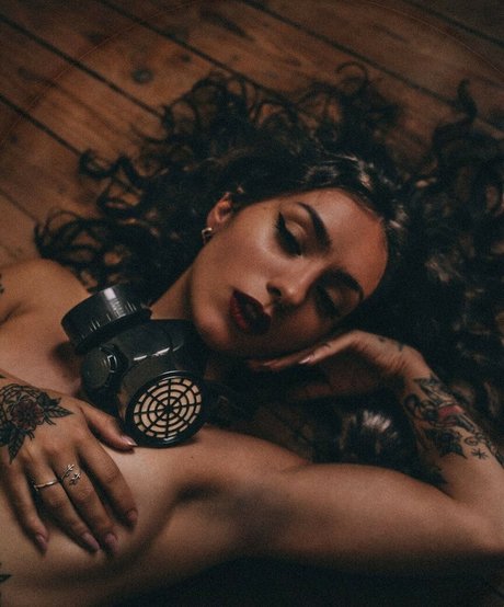 Deeperse アダルトスター ギャラリー