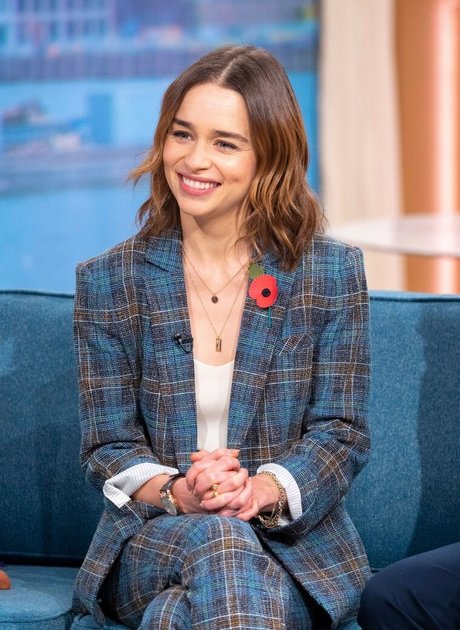 Emilia Clarke エロティックなポルノスター ギャラリー