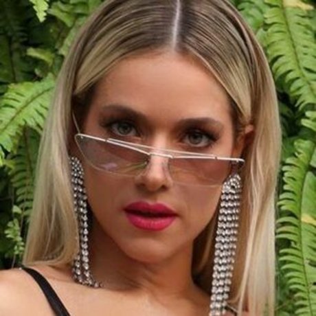 Monique Alfradique ヌードのポルノスター 写真