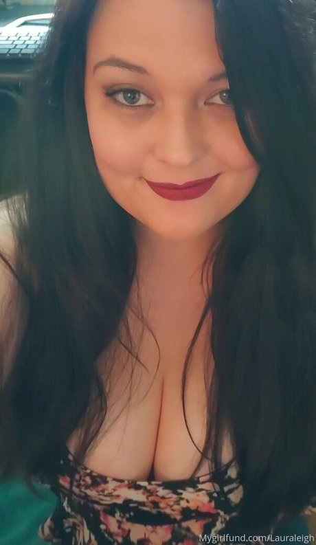 バン・オンリーファンズ ポルノ 画像