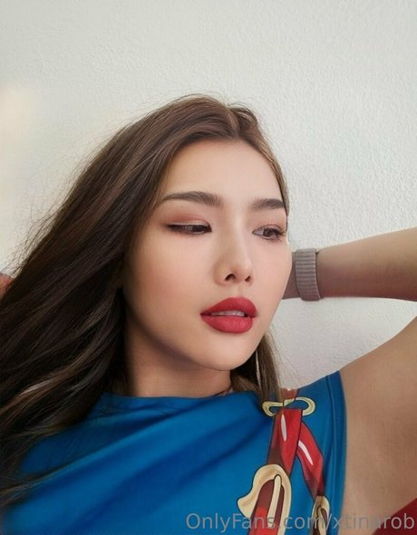 xtinarob ポルノスター トップ 写真