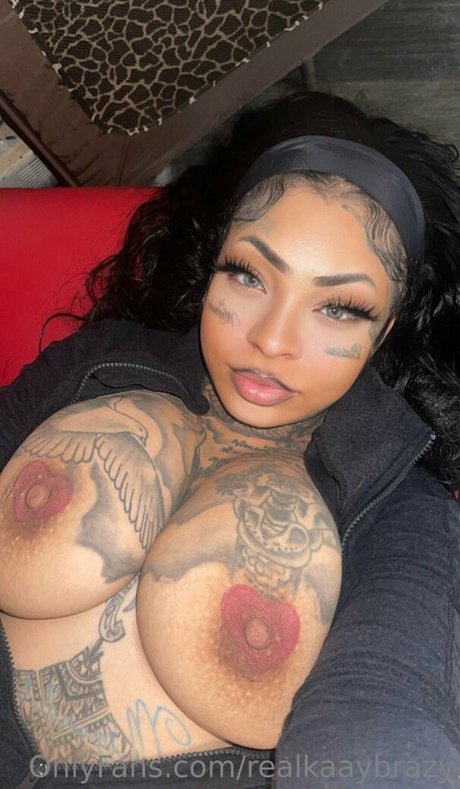 曲線美の女の子オンリーファンズ HD 画像