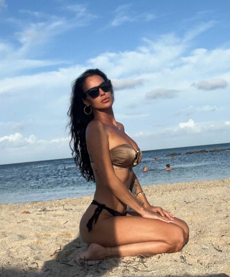 Antonella Mosetti 完璧なスター アーカイブ