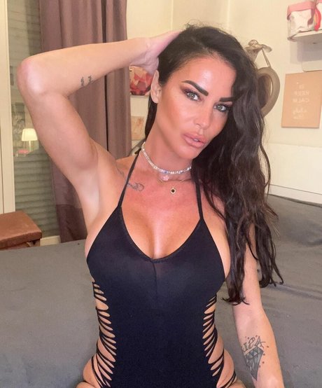 Antonella Mosetti セクシーモデル 写真