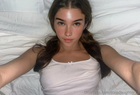 stepdaughter18 無料のスター 写真