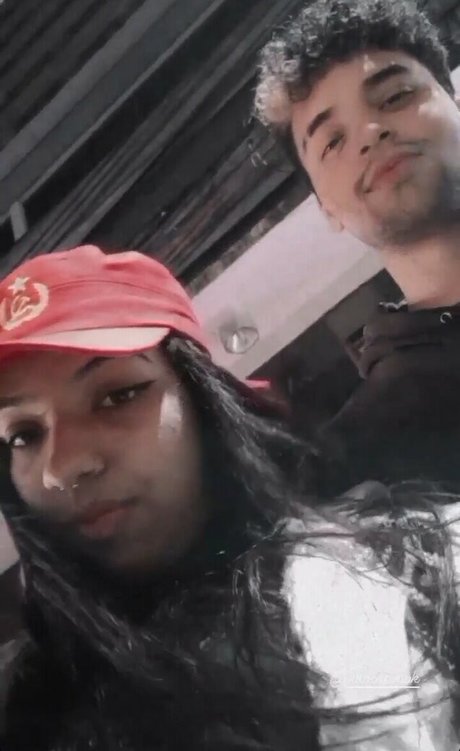 Petropolis アダルトモデル 写真