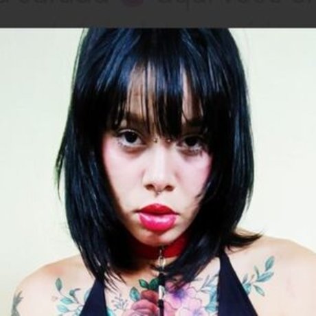 Petropolis ヌードスター 写真