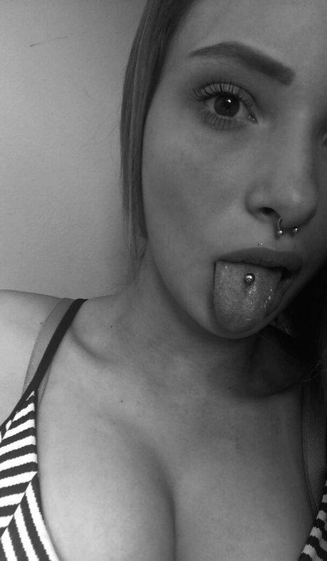 Petropolis セックスモデル 画像