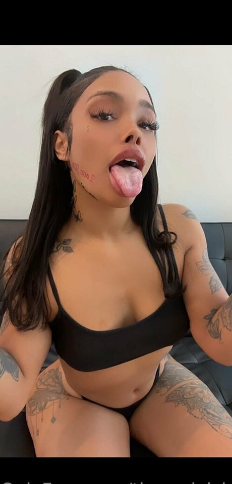 フィットネス熟女オンリーファンズ ホットヌード 写真