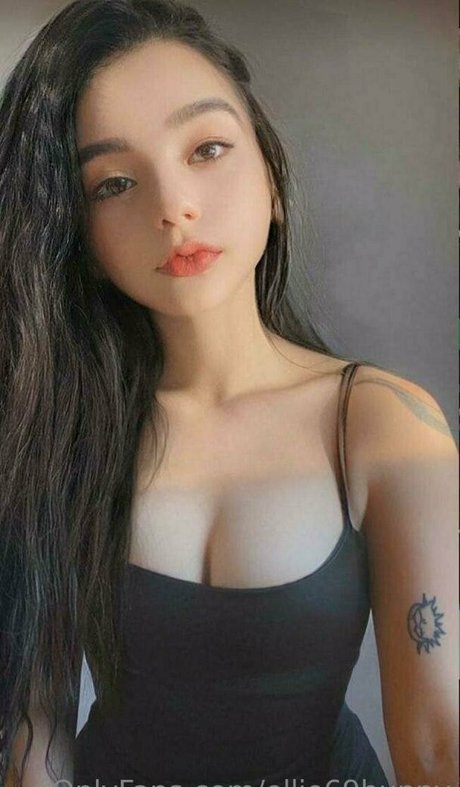 Ellie69bunny エロティックモデル 画像