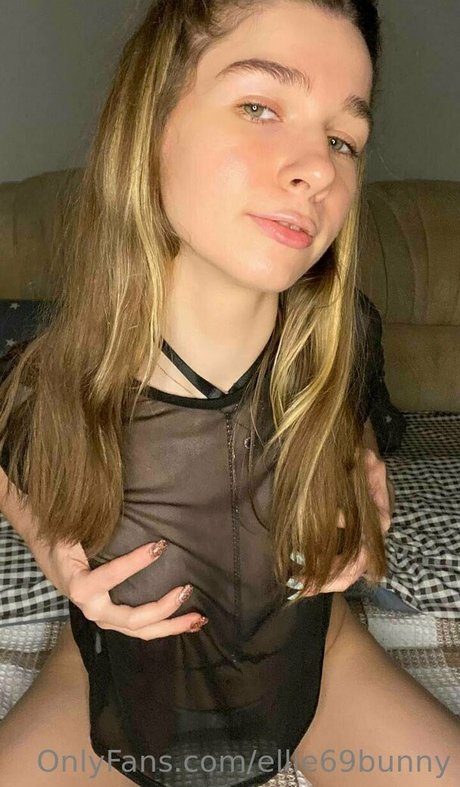 Ellie69bunny xxxモデル 写真