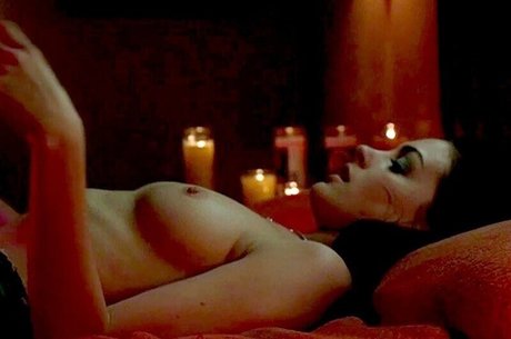 Anne Hathaway ポルノスター ヌード 写真