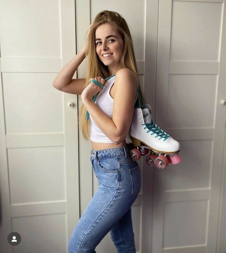 Lucyannskates ポルノスター 独占 画像