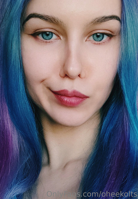 ストリップショー オンリーファンズ アート裸 写真