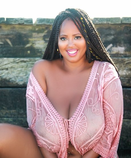 Monique Cooper 素敵なモデル 画像