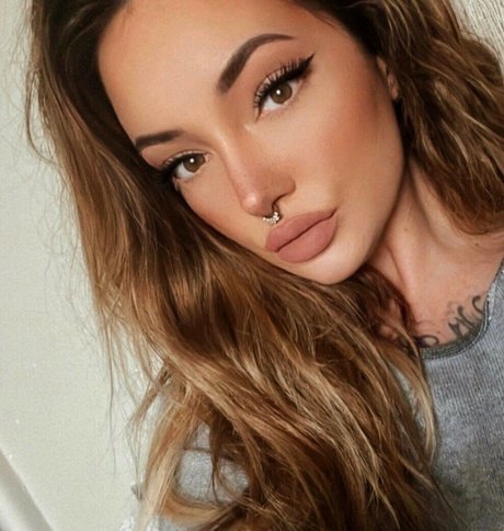 Brittany Zapata 素敵なポルノスター 画像