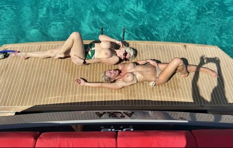 曲線美の女の子オンリーファンズ 無料ポルノ 写真