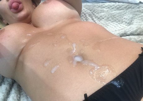 ストリップショー オンリーファンズ パーフェクト 画像