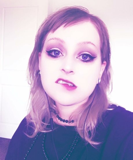 Mother Macabre 美しいスター 写真