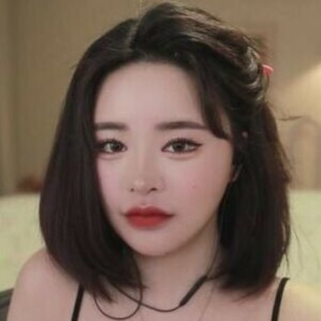 Cher__e 高品質モデル 画像