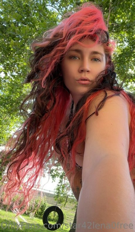 star42lena0free 完璧なモデル 写真