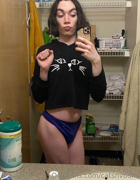 catsnvodka ポルノスター 写真