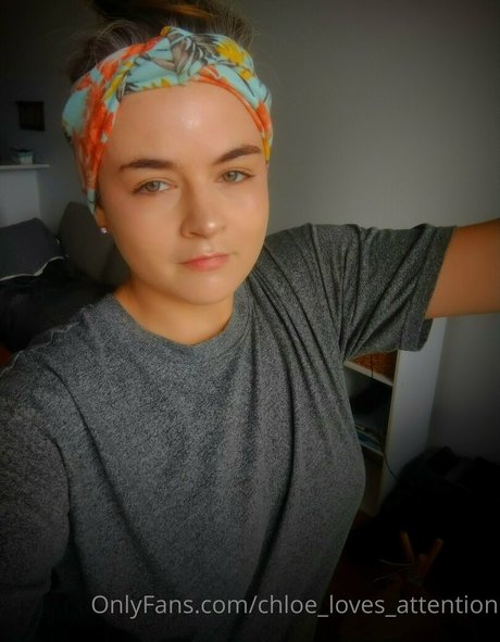chloe loves attention ヌードのポルノスター 画像