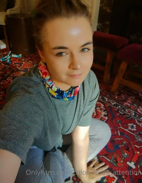 chloe loves attention かわいいスター 写真