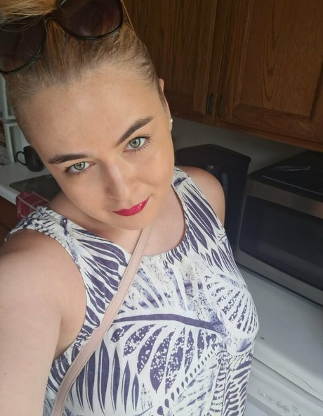 chloe loves attention 無料モデル アーカイブ