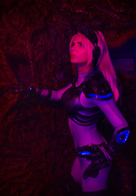 後背位オンリーファンズ アートヌード 写真