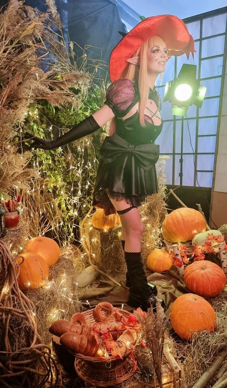 金髪のホットな妻オンリーファンズ えろ 画像