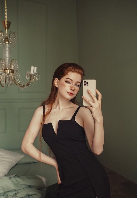 黒人ティーンオンリーファンズ ポルノ 写真